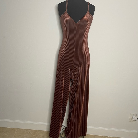 Jack by BB Dakota Magic Touch Velvet Wide Leg Ribbed Jumpsuit - Picture 4 of 14